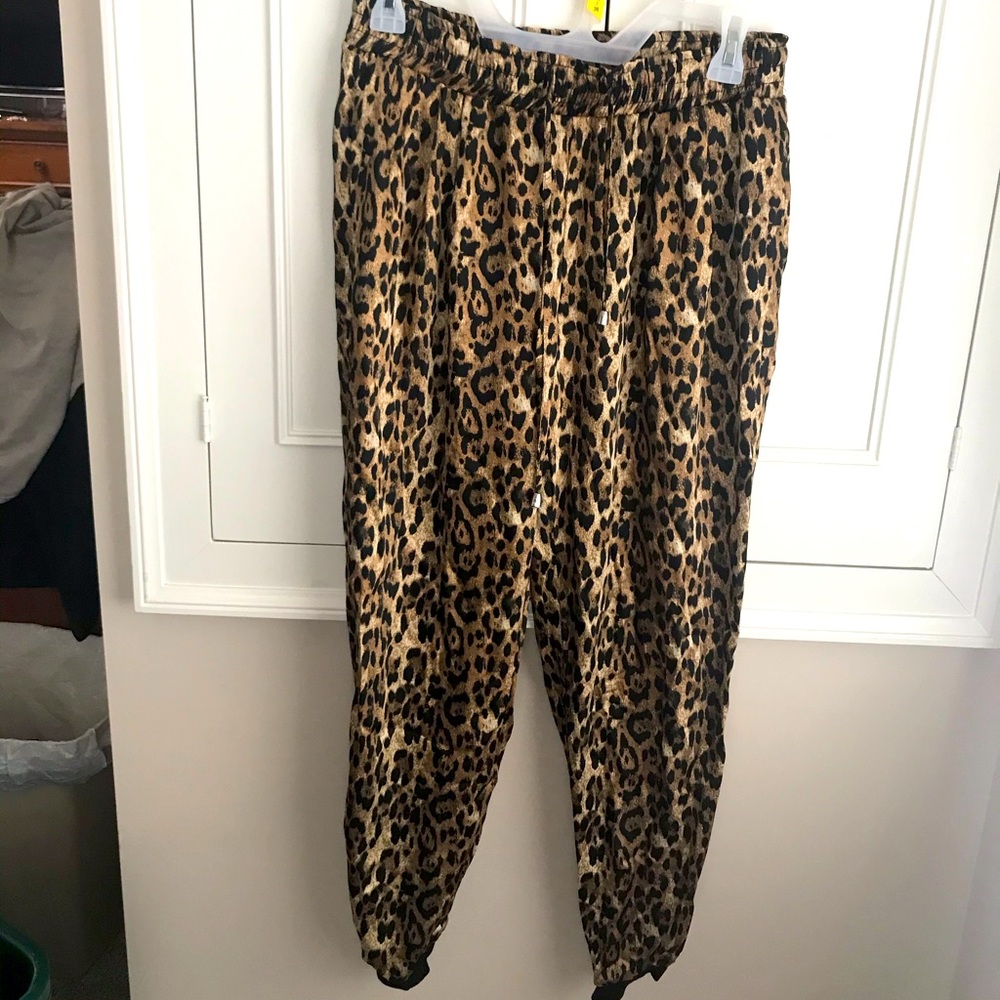Zara Basic Leopard Joggers